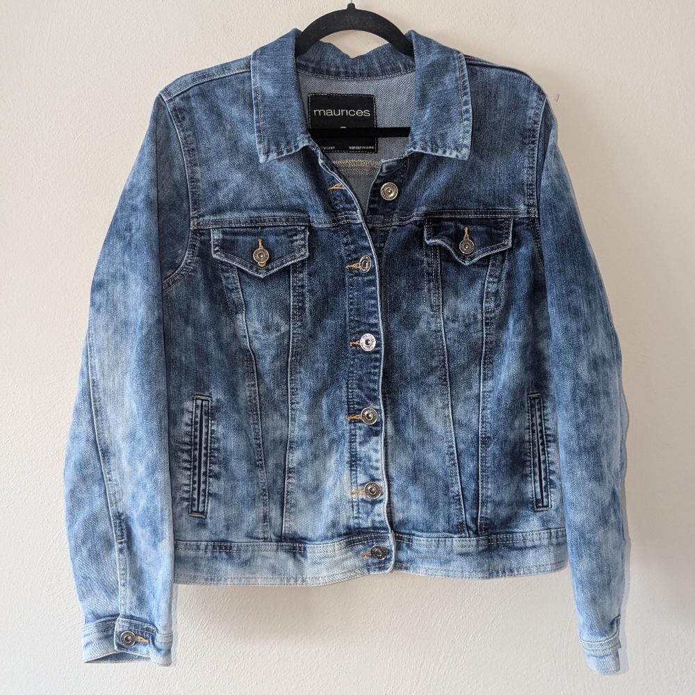 0X Maurices Medium Bleach Wash Button Front Denim Jean Jacket